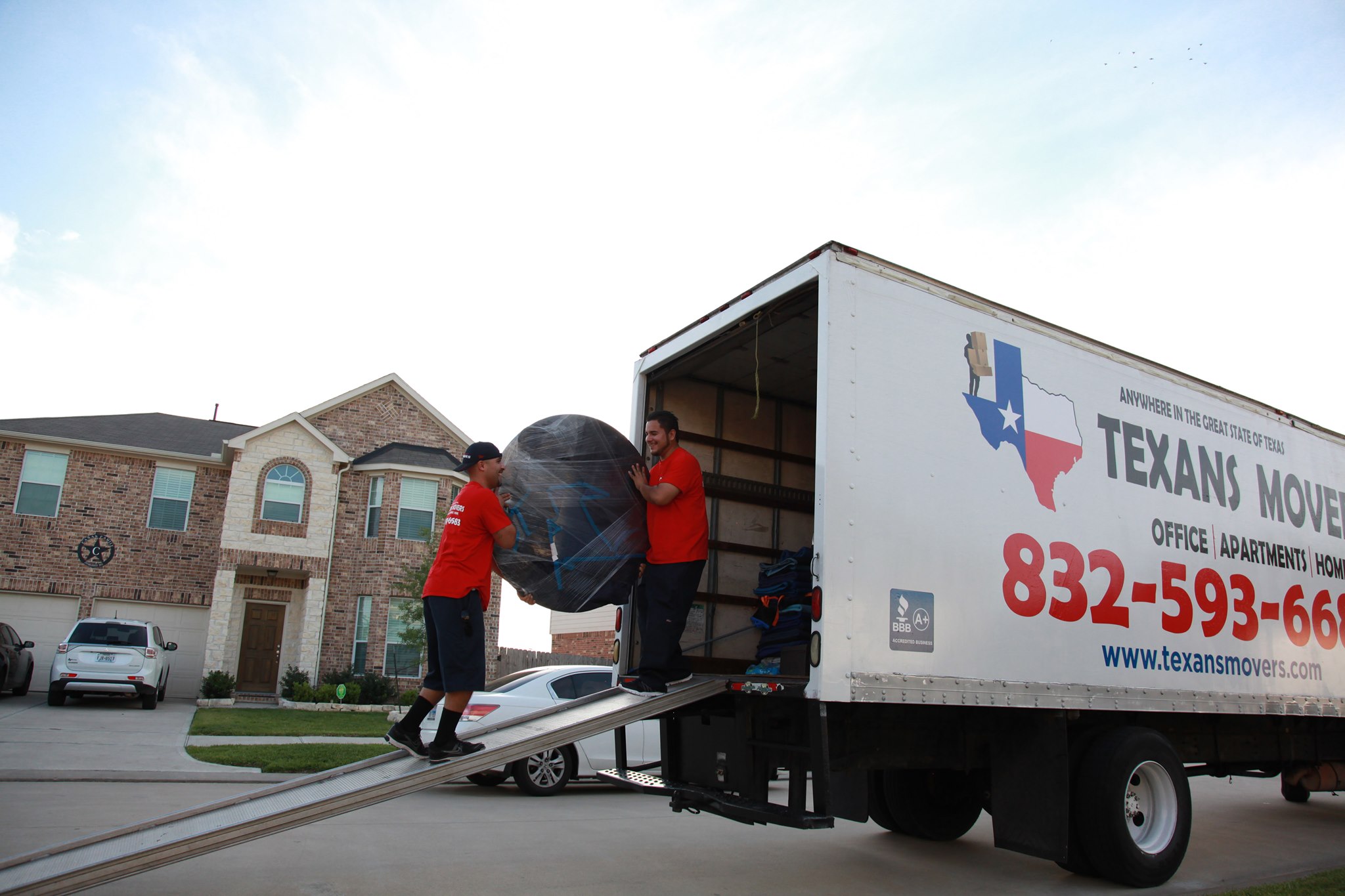 Fast Furniture Movers in Houston TX area
